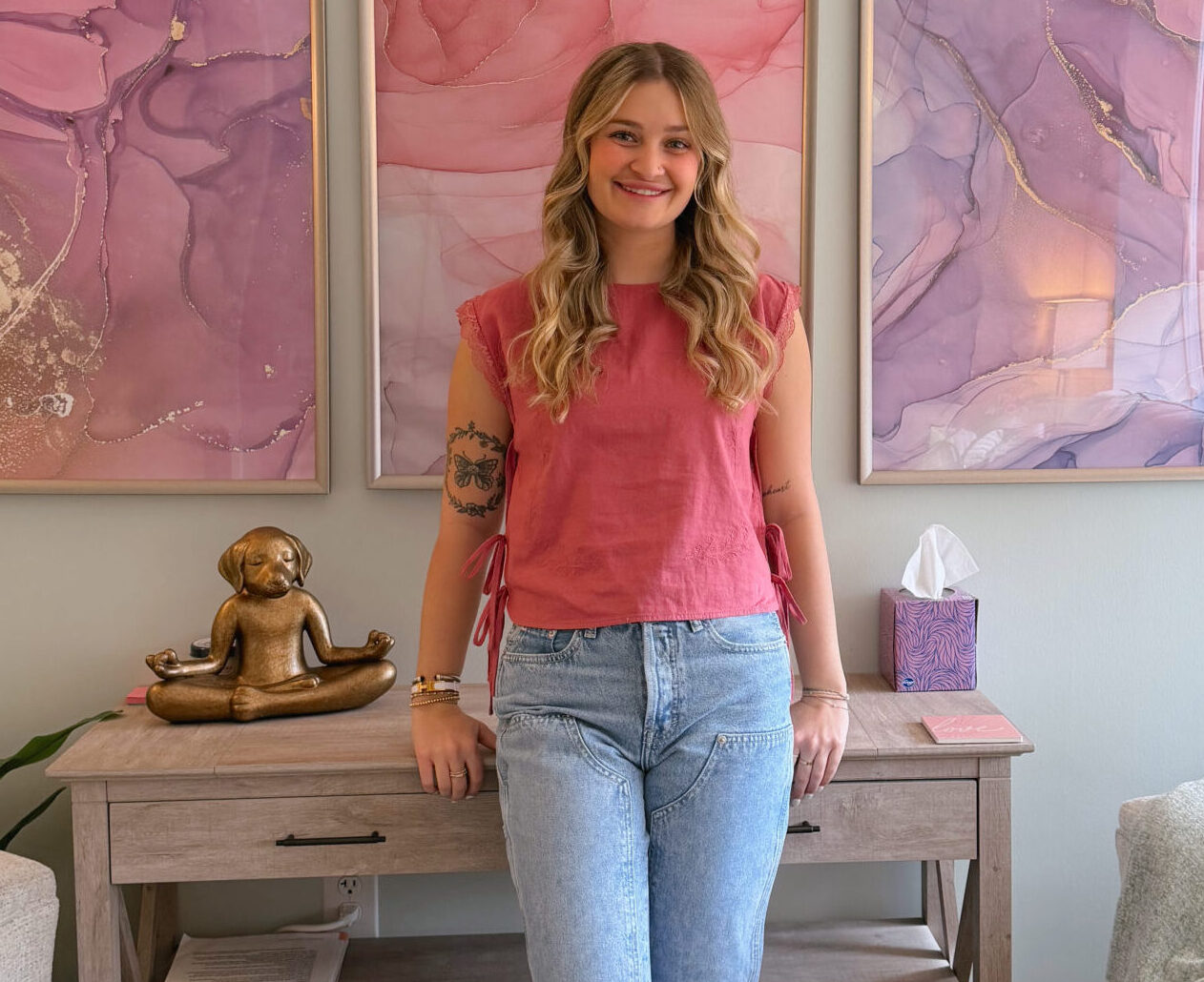 Madi Brewer Therapist in uptown Dallas and Plano TX working with kids, teens, and young adults